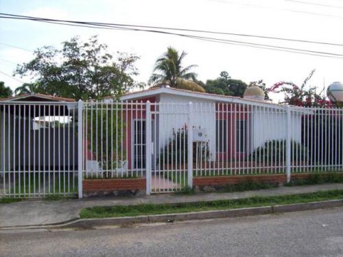 VENTA de cómoda CASA en CABUDARE, Chucho Briceño 12-451