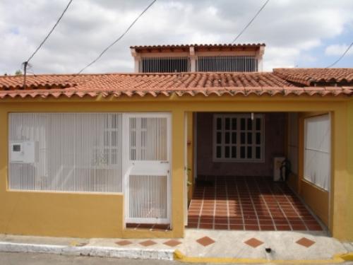 VENTA CASA URB LOS YABOS CABUDARE REMODELADA