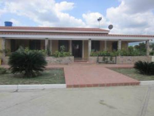 VENTA de CASA en VIA TAMACA