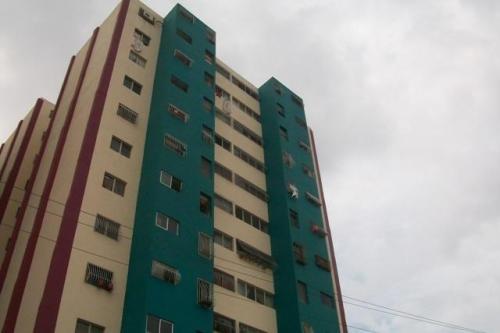 VENTA de comodo APARTAMENTO en BARQUISIMETO. Oeste 12-670 