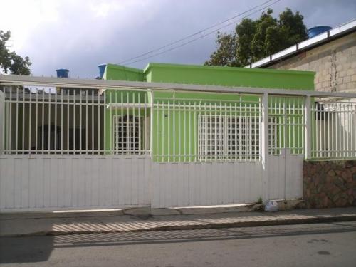 VENTA de bella CASA en BARQUISIMETO, Oeste 12-821