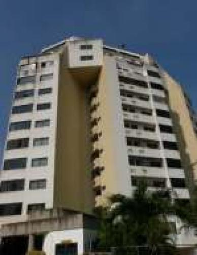 Apartamento en Venta Valles de Camoruco Edo Carabobo cód. 12-620
