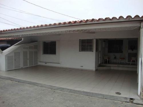VENTA de bella CASA en BARQUISIMETO, Este 11-9011