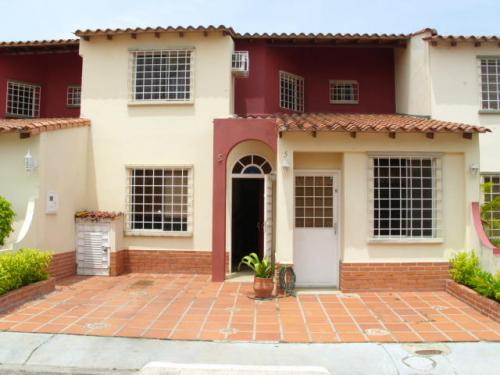 VENTA de bella CASA en CABUDARE 11-6893, La Piedad N