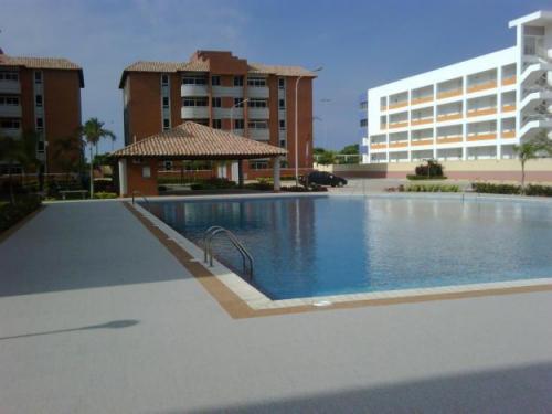VENDO APARTAMENTO A ESTRENAR EN PLAYA GUAICA LECHERIA CERCA DEL MAR