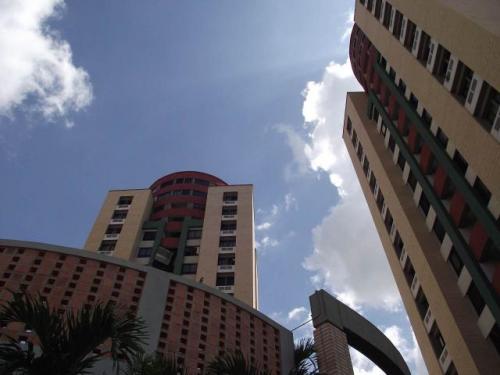 VENTA de bello APARTAMENTO en BARQUISIMETO, Este 12-1263