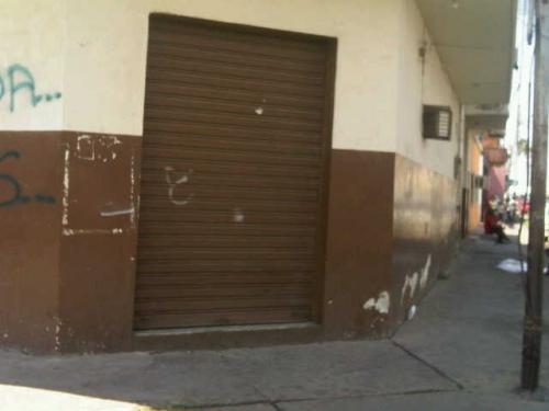 ALQUILO LOCAL EN PLANTA BAJA DE EDIFICIO EN BARCELONA SECTOR PALOTAL