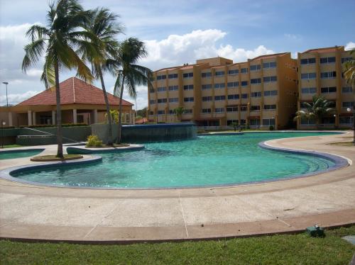VENDO EXCELENTE APARTAMENTO CERCA DE PLAYA EN VILLASOL SUITES LECHERIA