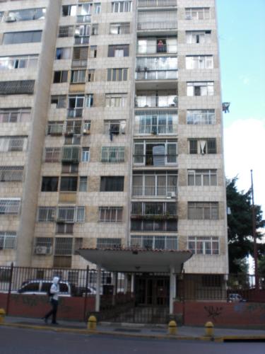 VENTA APARTAMENTO EXCELENTE UBICACION LOS RUICES