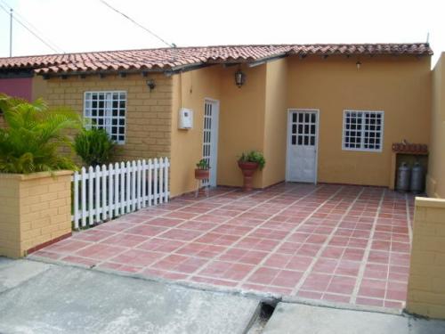 VENTA de bella CASA en CABUDARE 12-1111