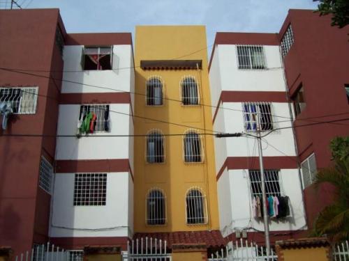 VENTA de bello APARTAMENTO en BARQUISIMETO, Este 12-1540