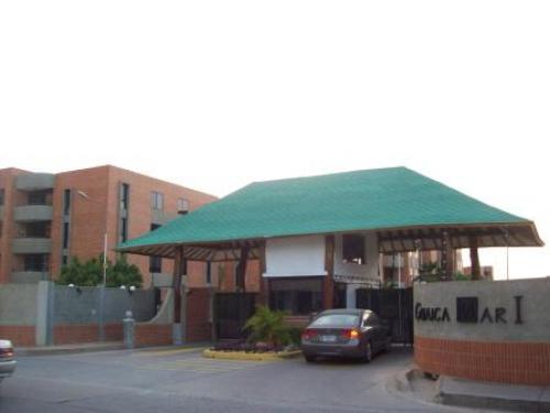 VENDO COMODO APARTAMENTO EN PLANTA BAJA C.R GUAICA MAR I LECHERIA
