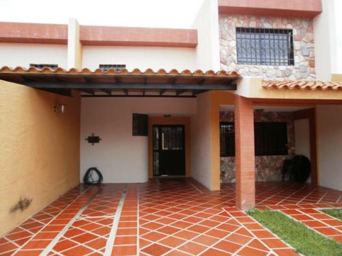 Vendo Townhouse en zona tranquila y fresca de san diego 