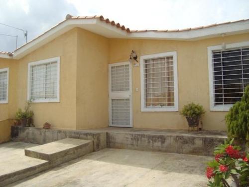 VENTA de CASA en BARQUISIMETO, Yucatan 12-295