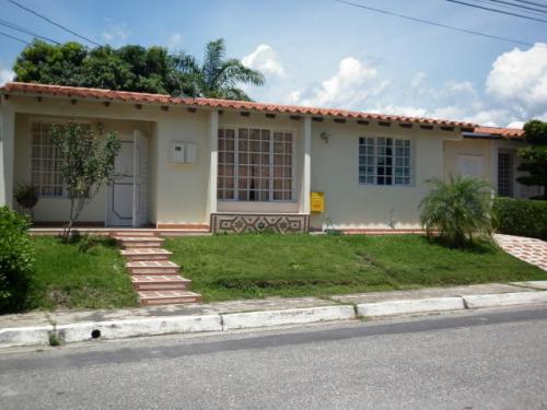 VENTA de cómoda CASA en CABUDARE 11-4037