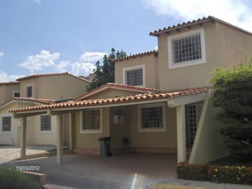 VENTA de bella CASA en CABUDARE 12-1926
