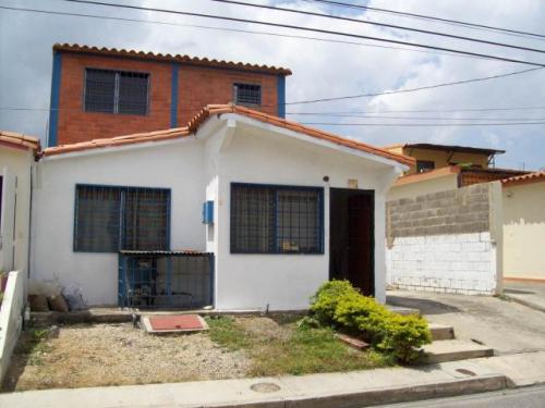 VENTA de bella CASA en CABUDARE 12-1981