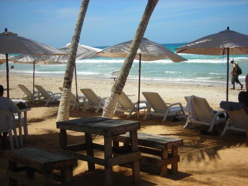  Se Ofrece Excelente Local Frente a una de las Mejores Playas de la Isla de Margarita Vzla