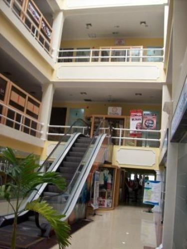 ALQUILO EXCELENTE LOCAL COMERCIAL EN EL C.C MAR PACIFICO DE LECHERIA