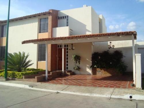 VENTA de bella CASA en CABUDARE 12-2154