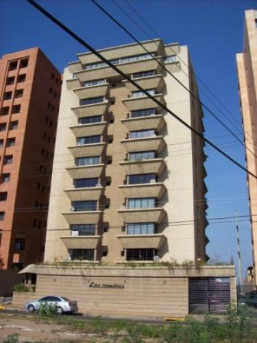 VENDO COMODO APARTAMANETO EN LAS CAMELIAS LECHERIA