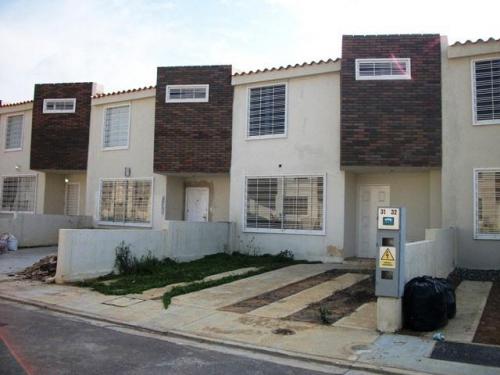 VENTA de bella CASA en CABUDARE 12-2332