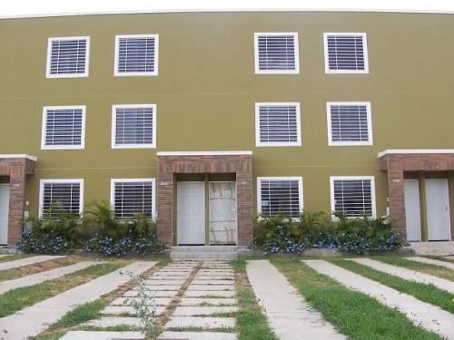 VENTA de CASA a ESTENAR en CABUDARE 12-2426