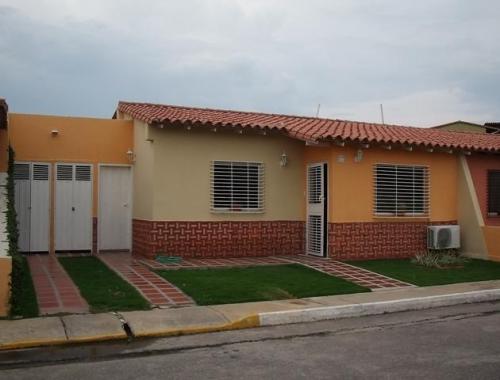 VENTA de bella CASA en CABUDARE 12-2436