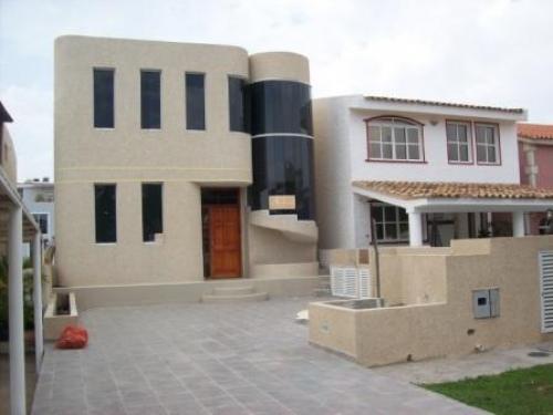 VENDO CASAS TIPO PALAFITOS EN CASA BOTES A PUERTO LA CRUZ