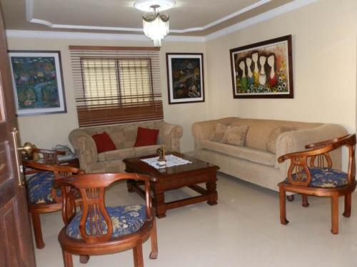 Casa Venta, El Cafetal, Valencia 12-540