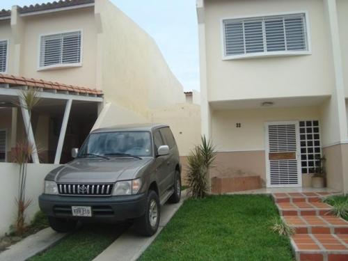 VENTA de bella CASA en CABUDARE 12-2155