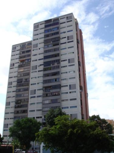 VENTA APTO (ESTE)   RES TAU  BQTO
