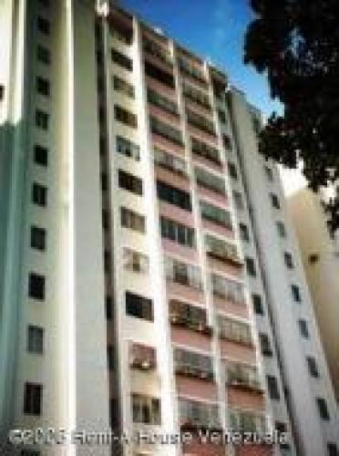 Apartamento en Venta Agua Blanca Edo Carabobo cód. 12-2883
