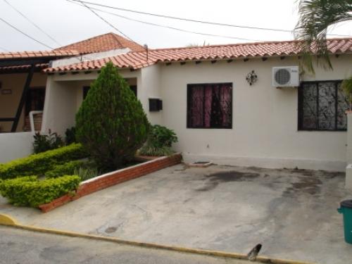 VENTA CASA REMODELADA  URB LA CAYENA CABUDARE 