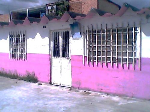 SE VENDE CASA ECONOMICA