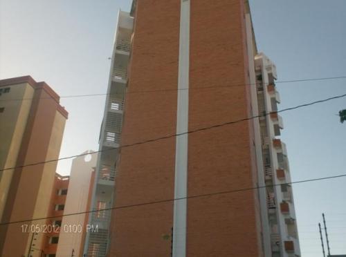 VENTA de APARTAMENTO en BARQUISIMETO. Este 12-3976