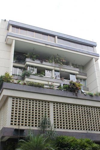 Excelente Apartamento en Cumbres de Curumo