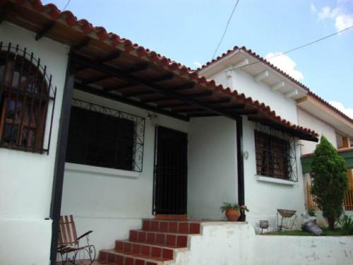 VENTA de CASA en BARQUISIMETO. Bararida 12-3533
