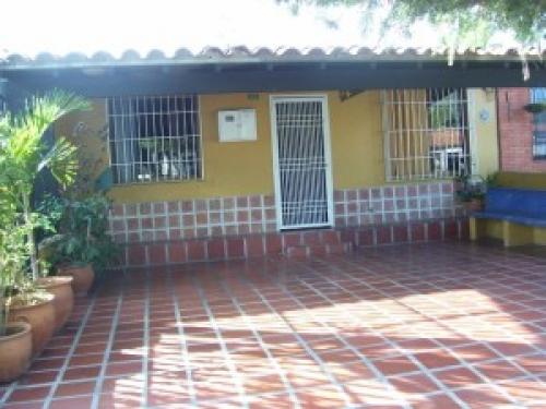 Venta de Casa en Conjunto Cerrado en Cabudare