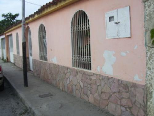 Venta de cómoda Casa en Pueblo Nuevo-Barquisimeto