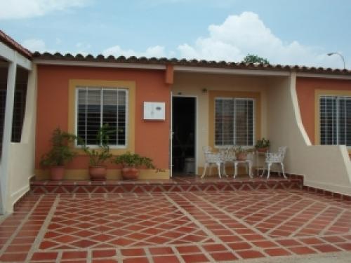 Venta de Casa en Conjunto Privado en Cabudare