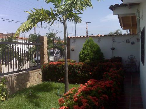 En venta casa de esquina Conjunto privado, Ciudad Alianza, Guacara