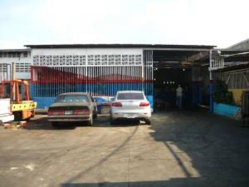 Galpón en Venta Los Guayos Edo Carabobo cód. 11-2715