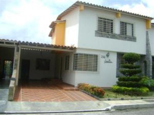 Venta de Casa en Conjunto Residencial Privado en Cabudare