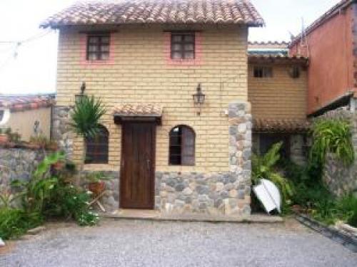 Venta de Lindo Townhouse en el Manzano