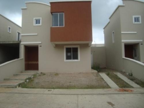 Venta de Casa  a Estrenar en Conjunto Privado al Este de Barquisimeto 