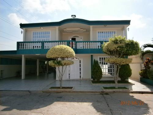 Casa en venta Maracaibo en la Urb.Altos de Maracaibo Remaxmillenium