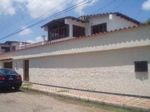 Excelente oportunidad bella y espaciosa casa en Barcelona-Av. Centurión