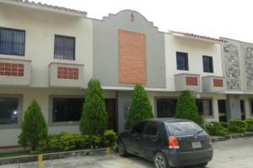 Townhouse  en Venta El Rincón Edo Carabobo Cód. 12-5549