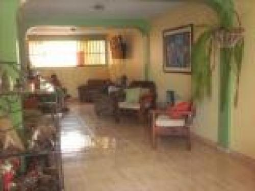Vendo amplia casa para una GRAN familia!!